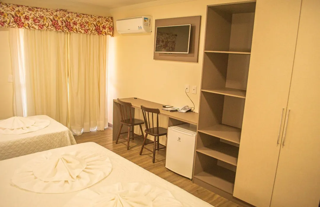 Hotel Balneário-1
