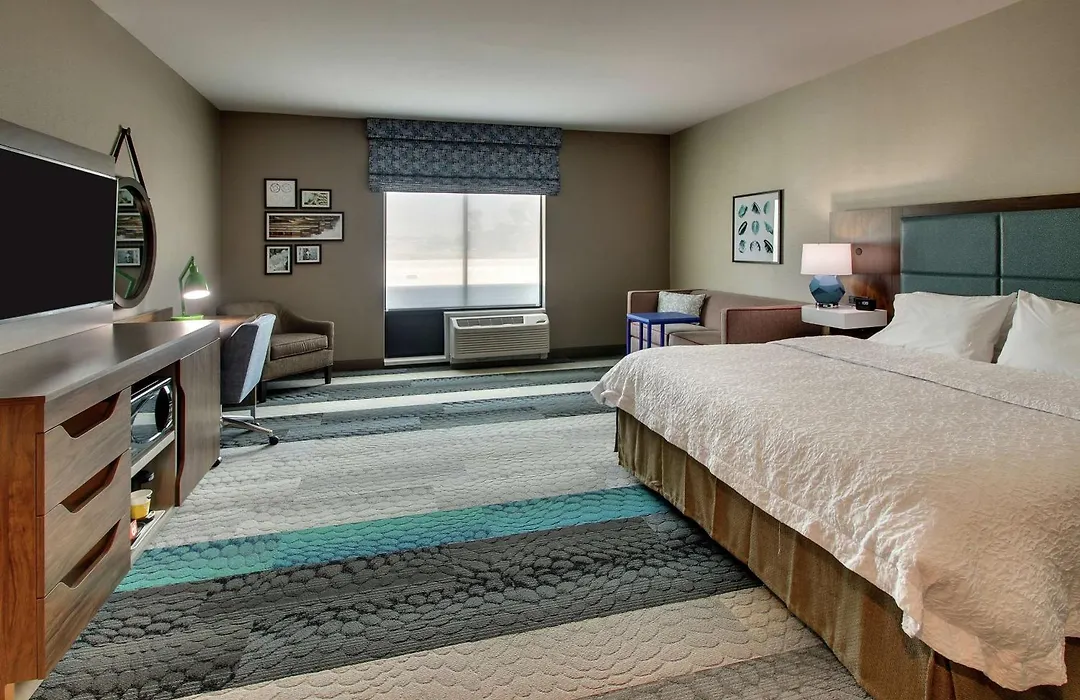 Hampton Inn & Suites By Hilton Southport-1