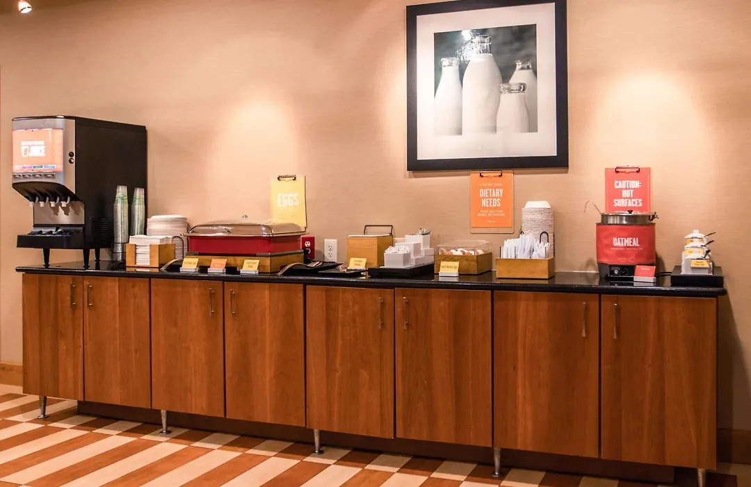 Hampton Inn Gloucester-1