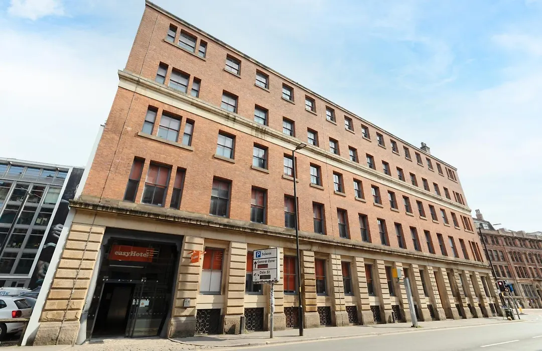 Easyhotel Manchester-1
