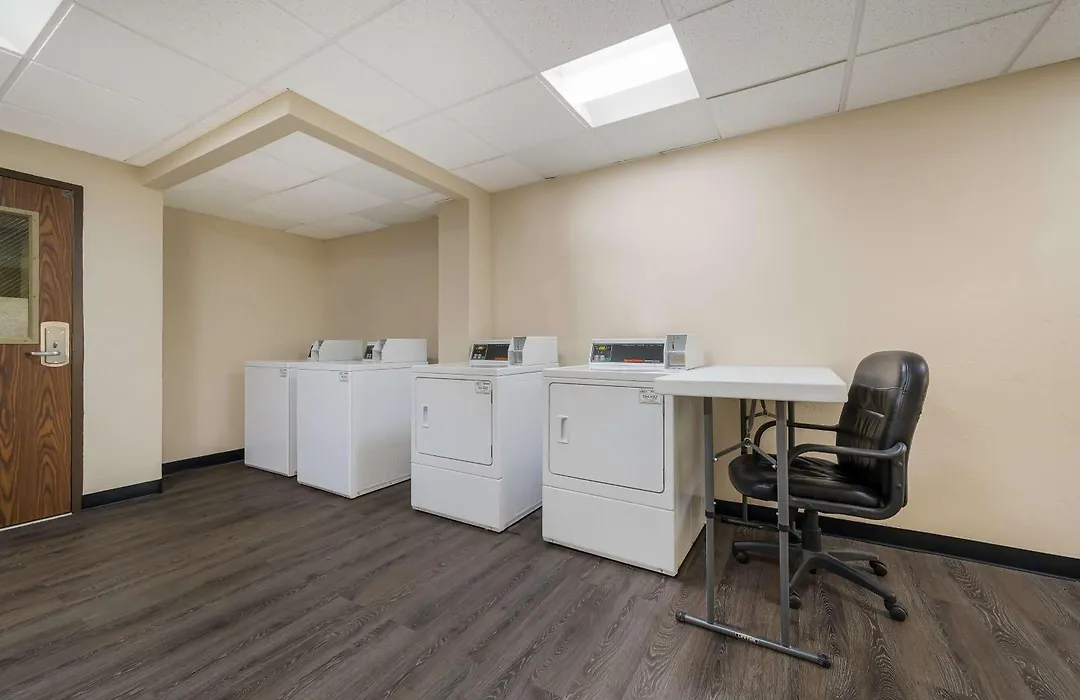 Best Western Detroit Livonia-1