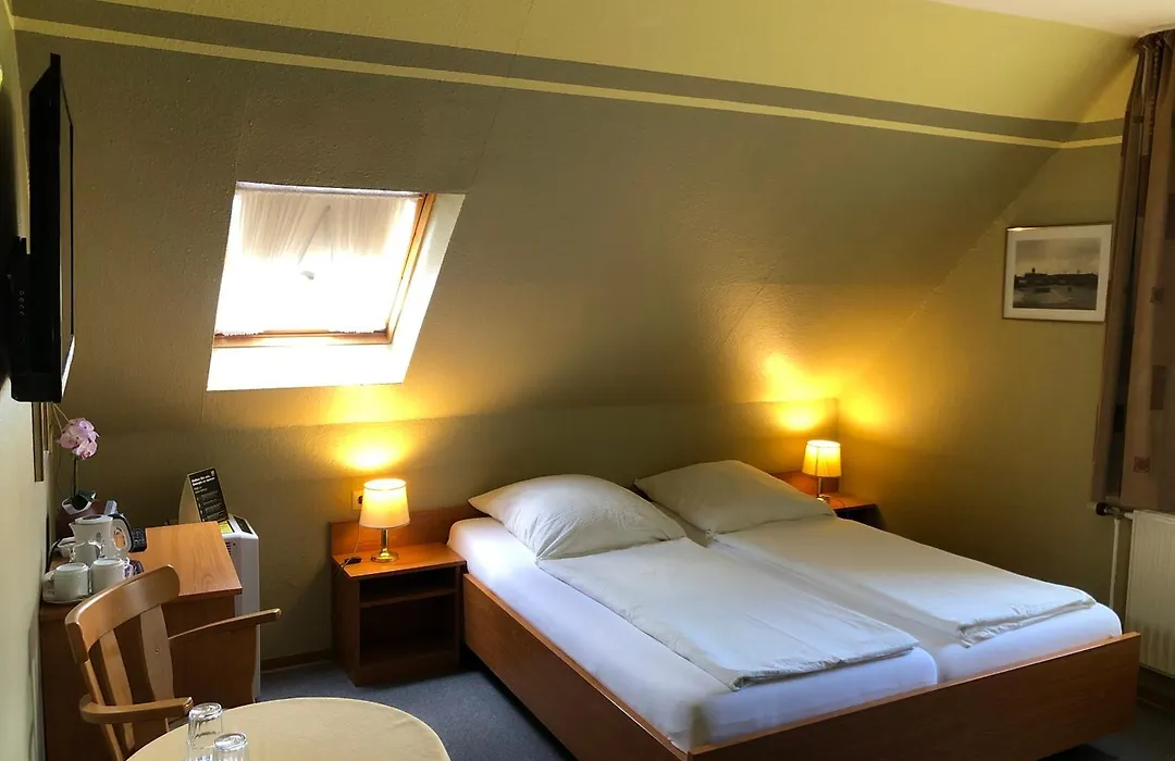 Garni Hotel-Pension Holum-1
