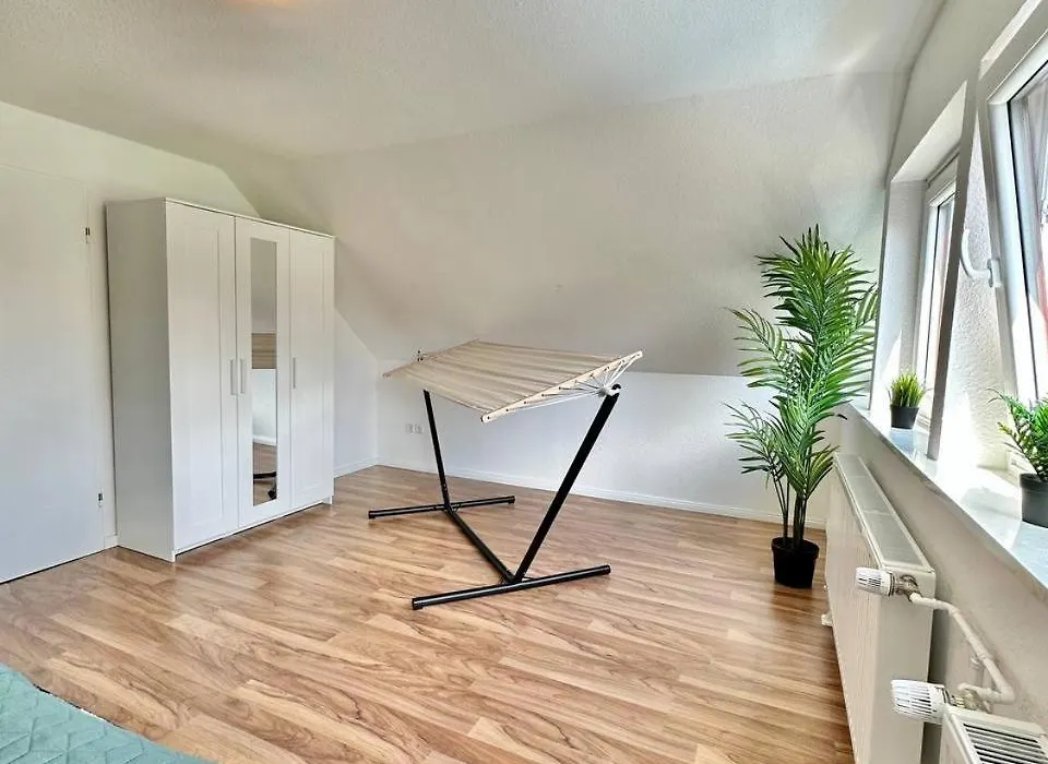 5ZKB großzügiges Ferienhaus Antonia nähe Westkreuz mit 4 Schlafzimmer, Balkon, Terrasse und Parkplatz-1