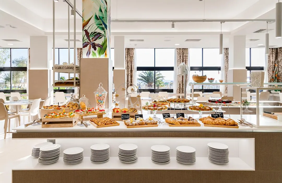 Hotel Ariane - Beachfront, Xxl Breakfast & Sea View-1