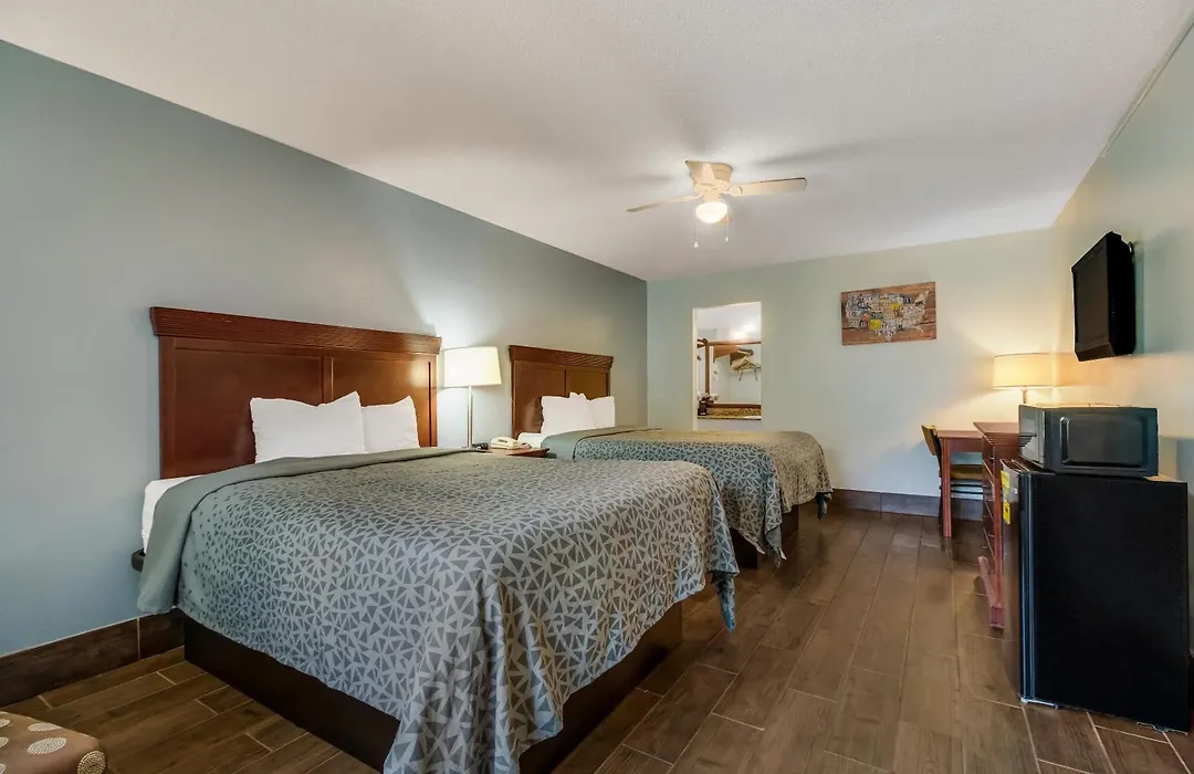 Econo Lodge Inn & Suites Fulton - Rockport-1