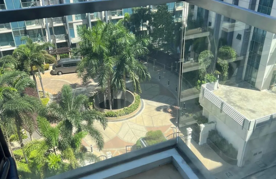 One Palmtree Villas Airport Condo-1