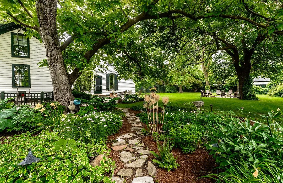 Woodbourne Inn-1
