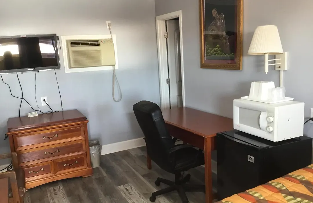 Budget Inn Plainview-1