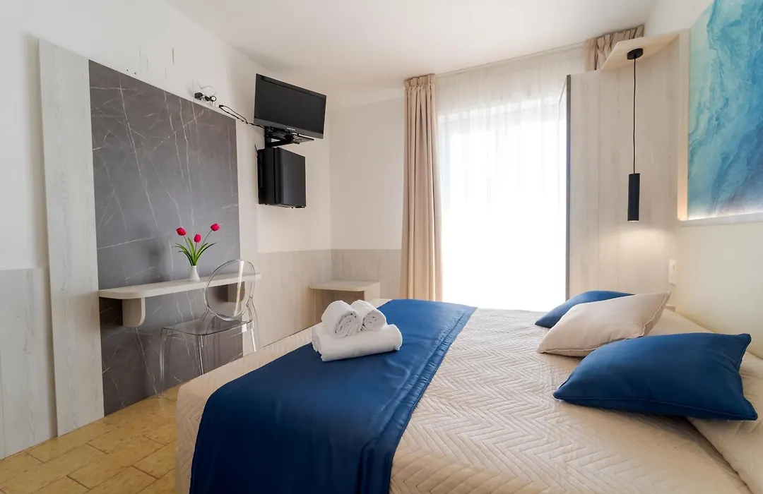 Hotel Beach-1