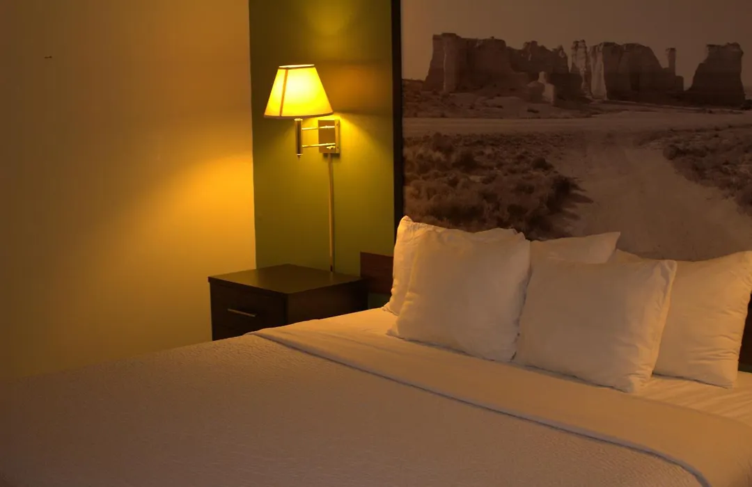 Super 8 By Wyndham Colby-1