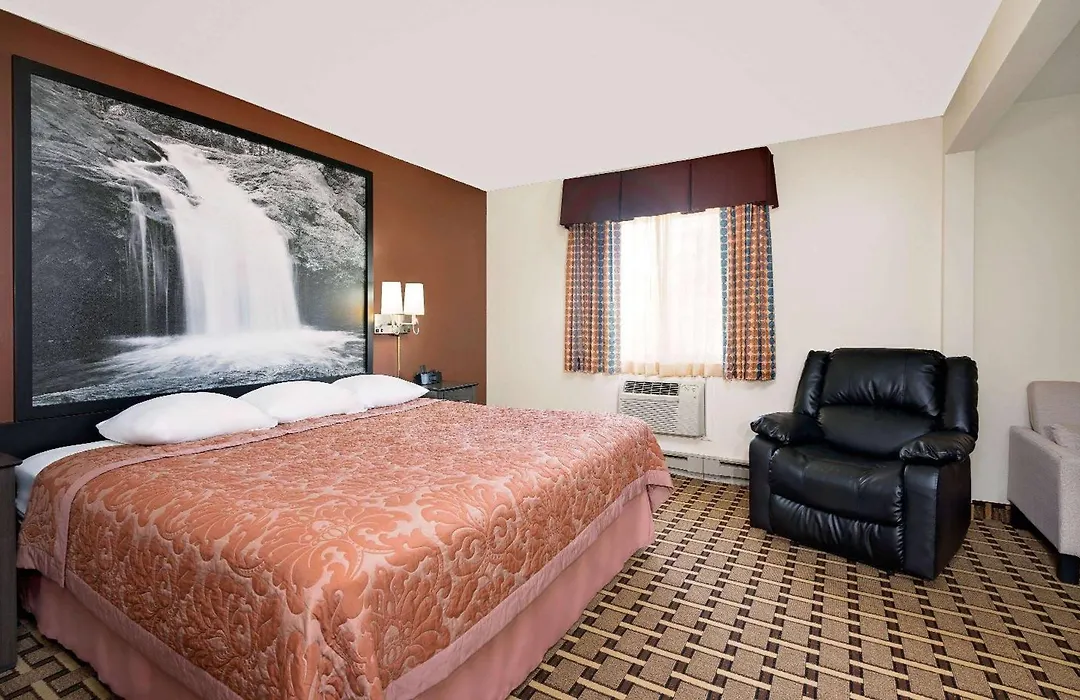 Super 8 By Wyndham Ashland-1