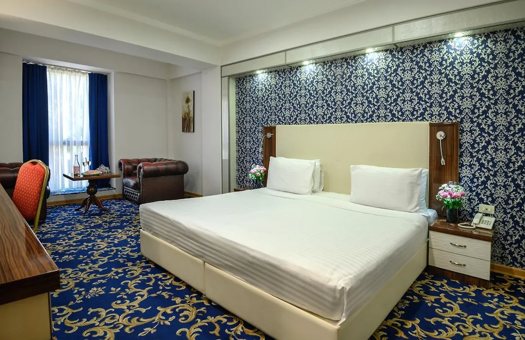 Royal Plaza By Stellar Hotels, Yerevan-1