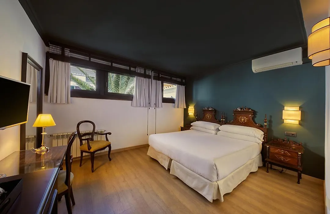 Hotel Born-1