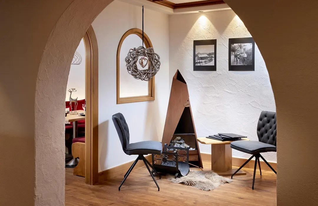 Maximilian Appartements-1