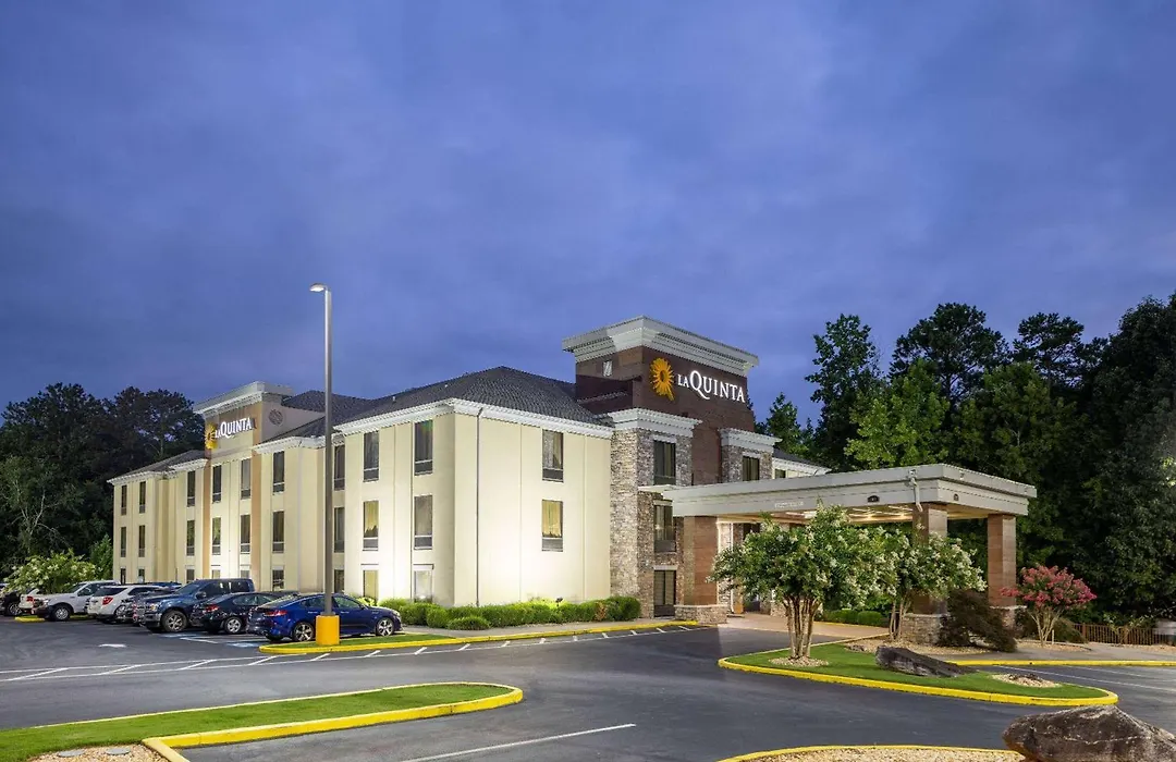 La Quinta Inn & Suites By Wyndham Covington-1