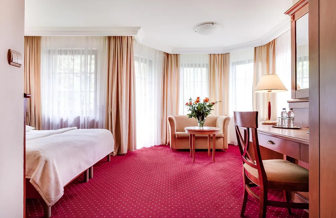 Hotel Konradowka Wellness & Spa - 300 Metrow Do Centrum-1