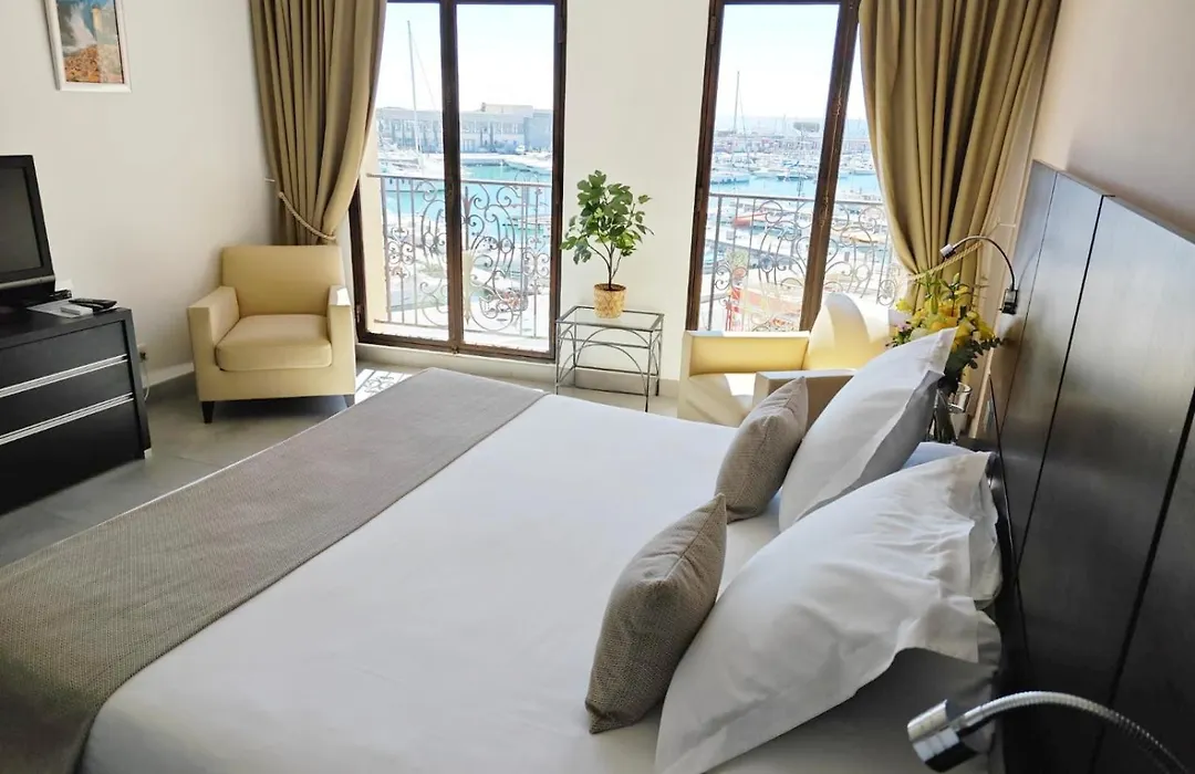 Cassis Loc - Chambre Meublée-1