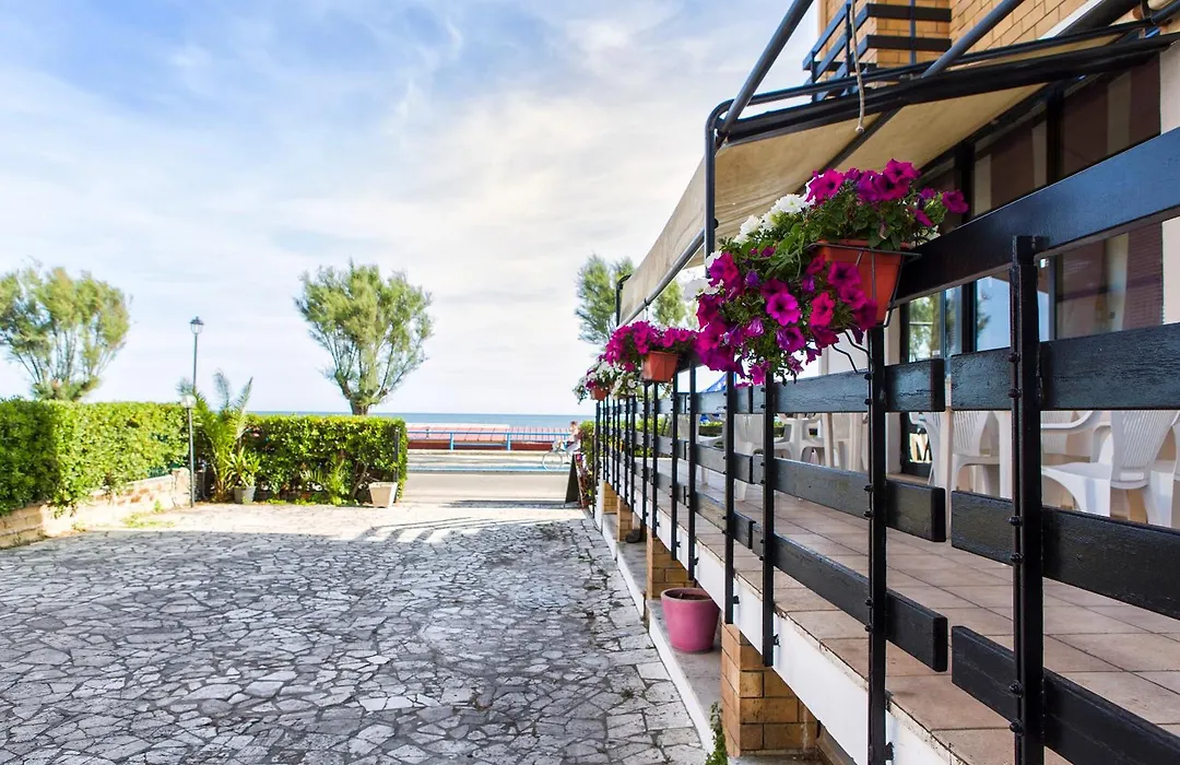 Piccolo Hotel-1