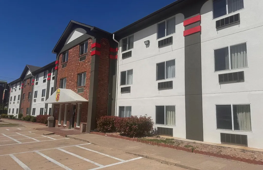Super 8 By Wyndham College Station-1