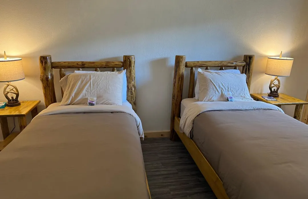 Kootenai Valley Motel-1