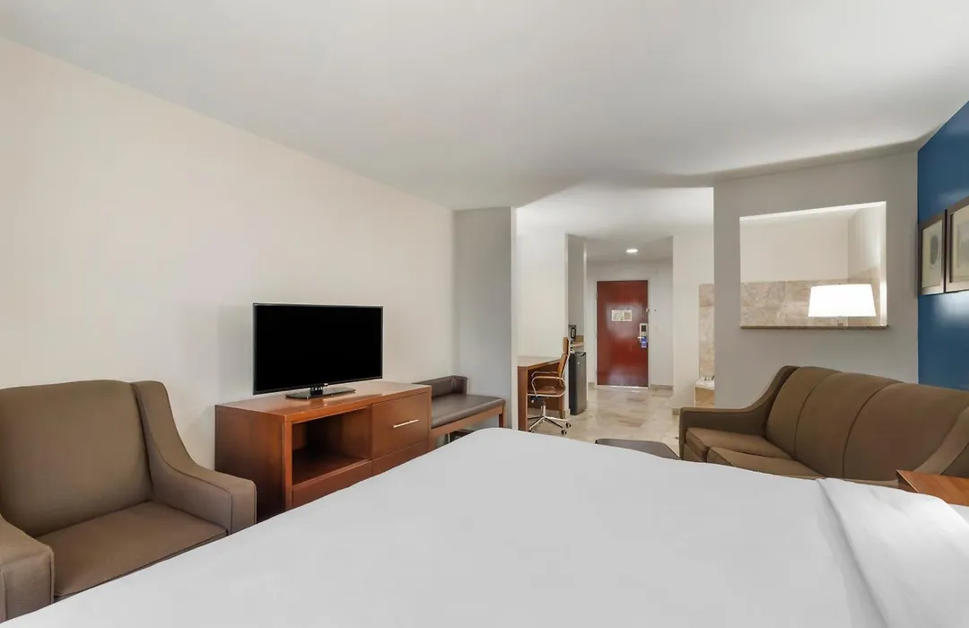 Comfort Suites Atlanta Airport-1
