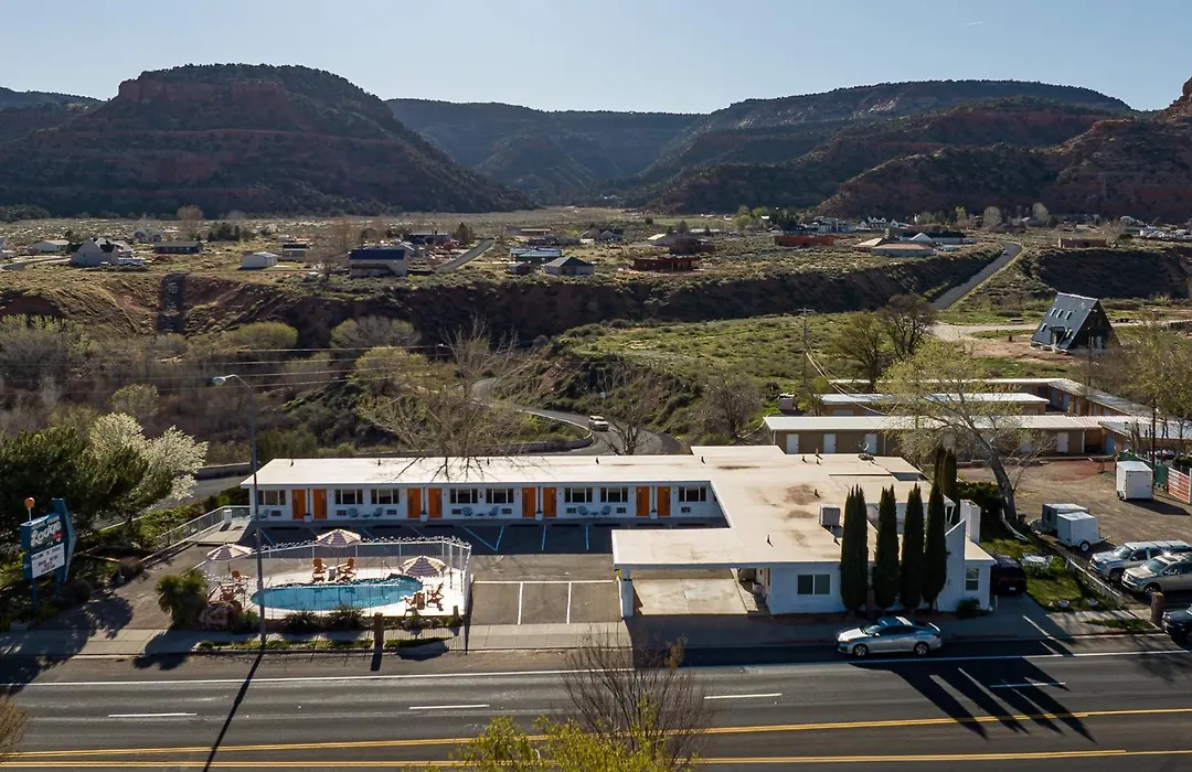 Quail Park Lodge-1