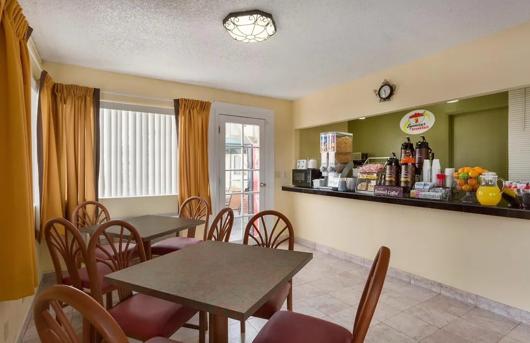 Super 8 By Wyndham Ridgecrest-1