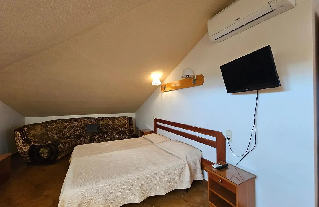 Hotel Blue Spot-1