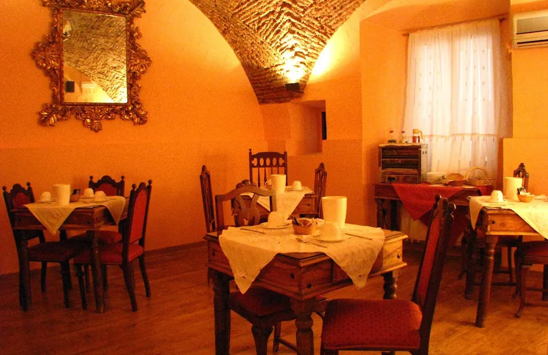 Hotel Don Carlos Cáceres-1