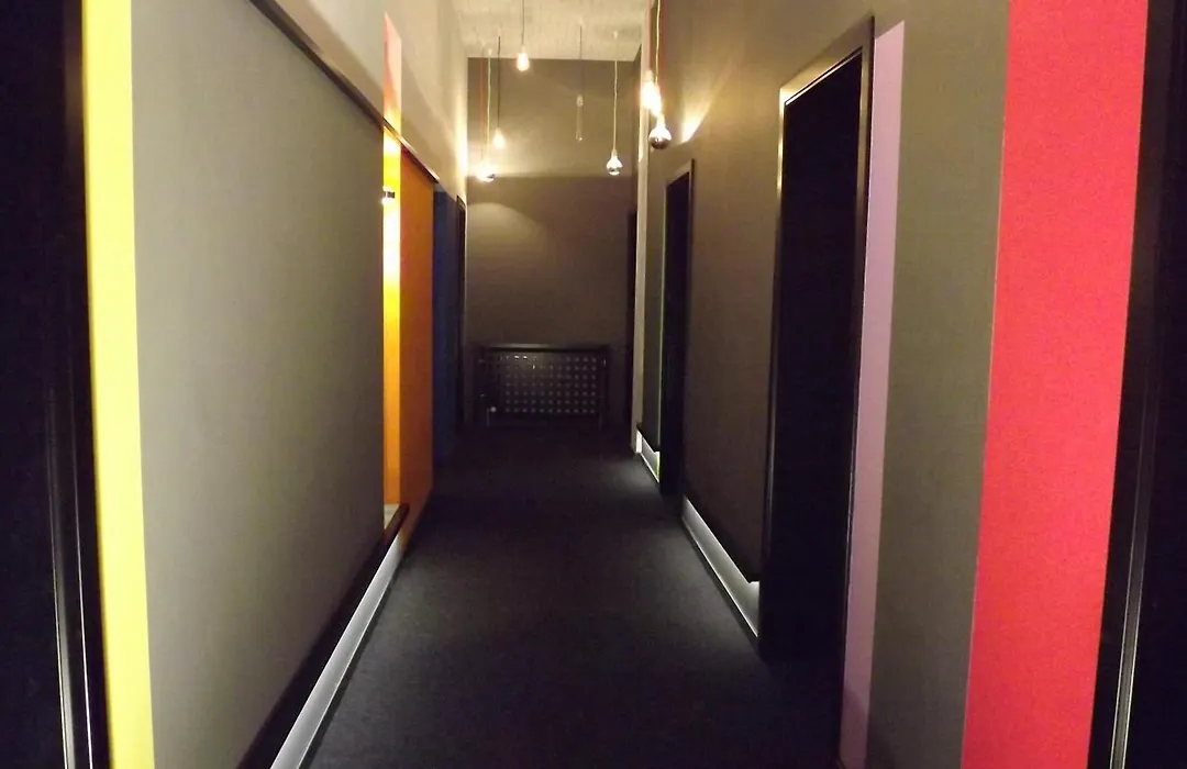 Hotel Cristall - Frankfurt City-1