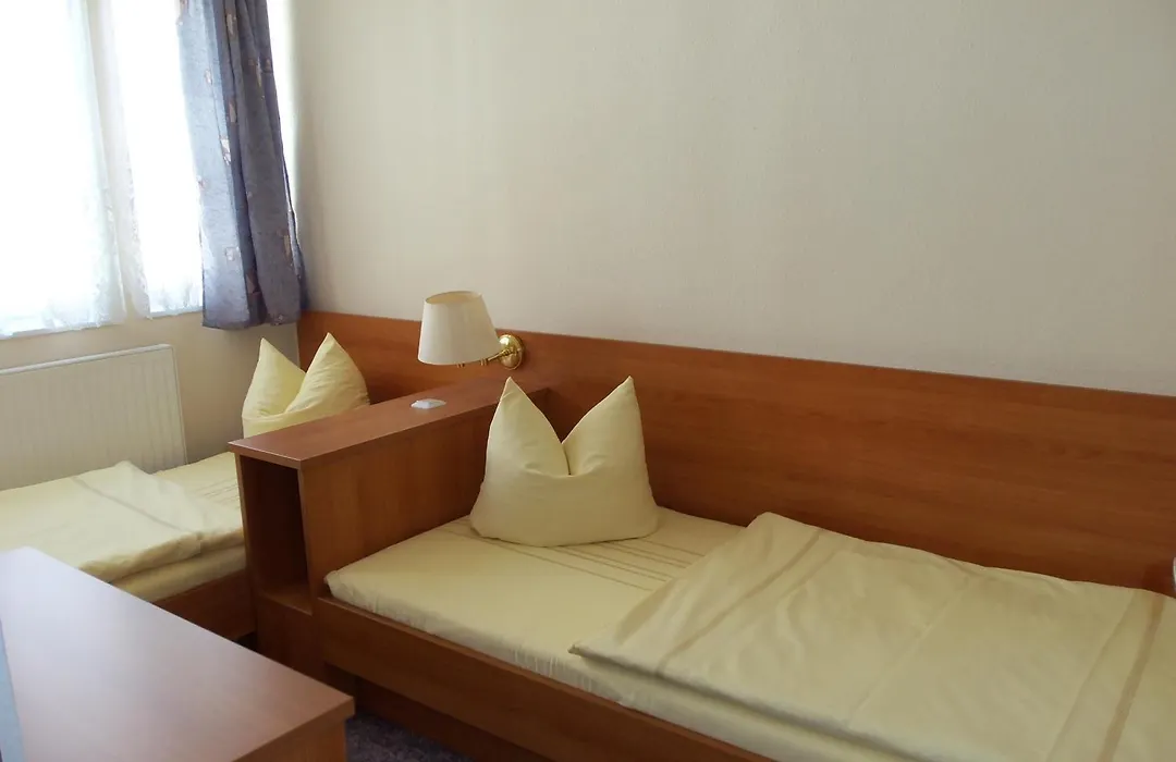 Hotel Garni zum Goldenen Ring-1