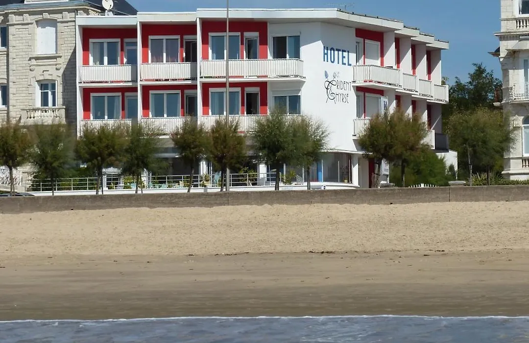 Hotel Le Trident Thyrsé-1