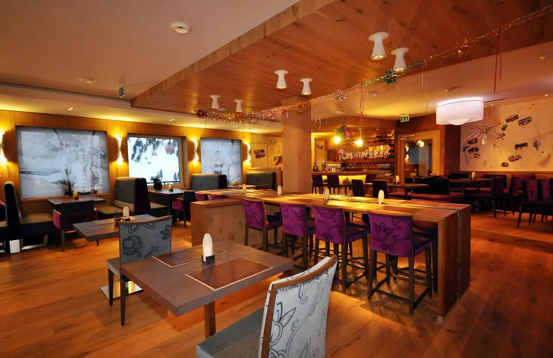 Hotel Kristall-1
