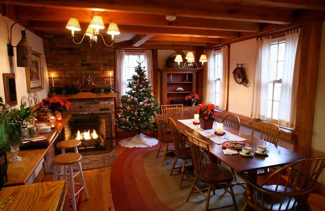 Seven Sea Street Inn-1