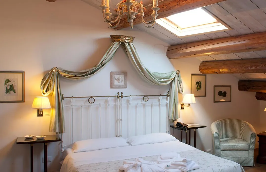 M Club De Luxe B&B-1