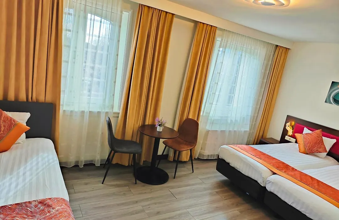 CN-Hotel-1