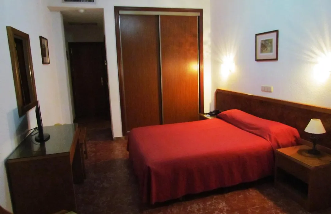 Complejo Hotelero Saga-1