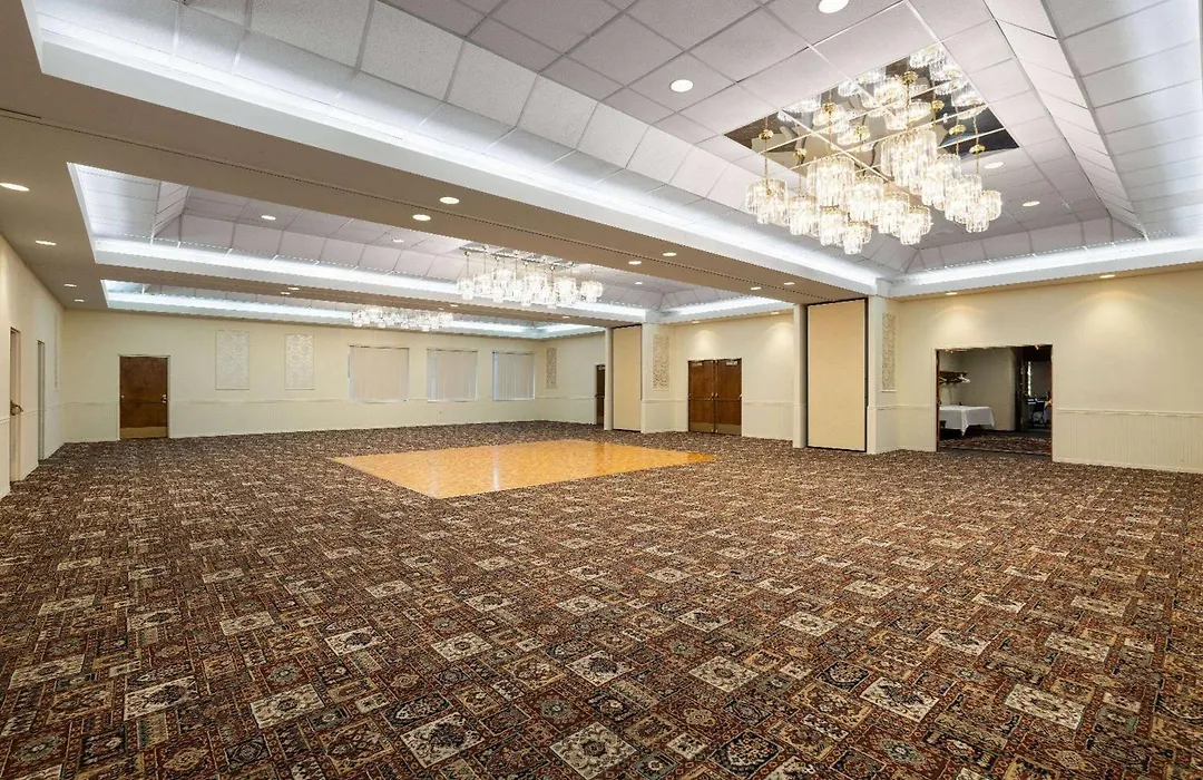 Baymont By Wyndham Shakopee-1
