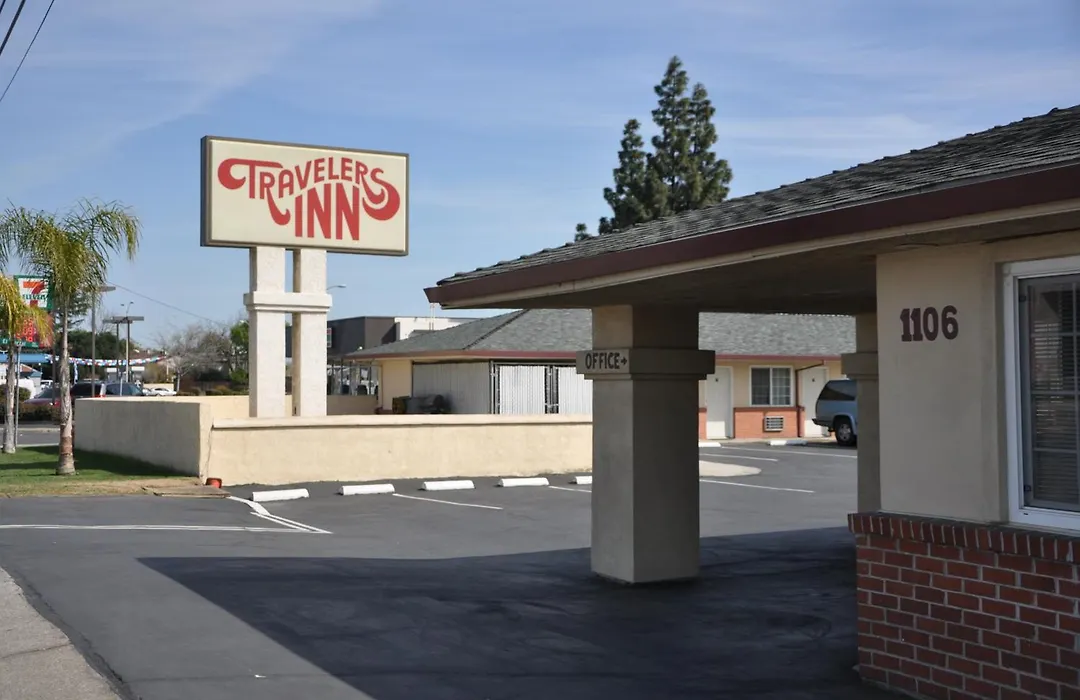 Travelers Inn Manteca-1