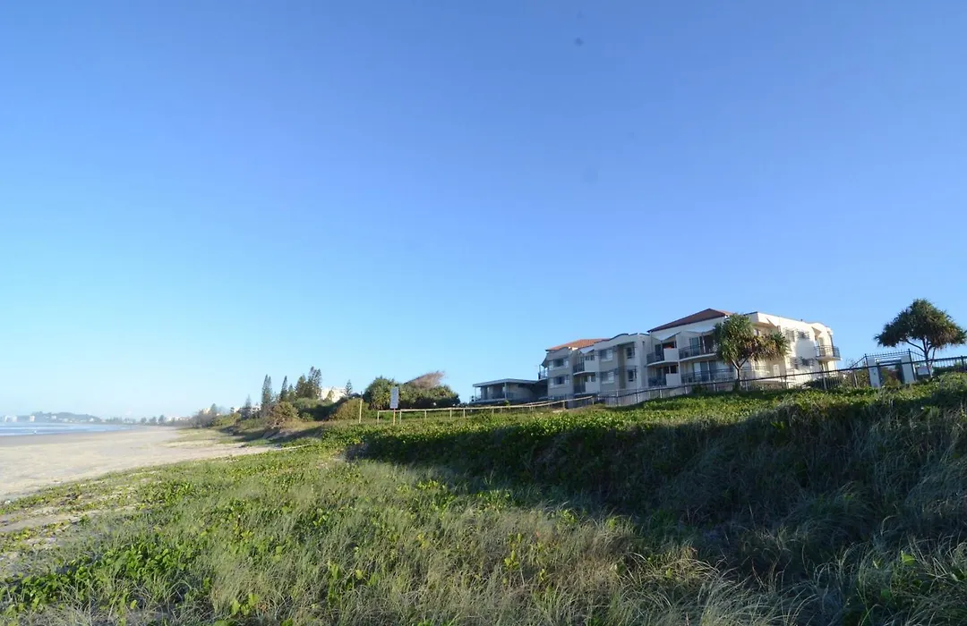 Golden Riviera Absolute Beachfront Resort-1