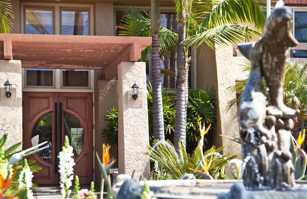 Winners Circle Resort-1