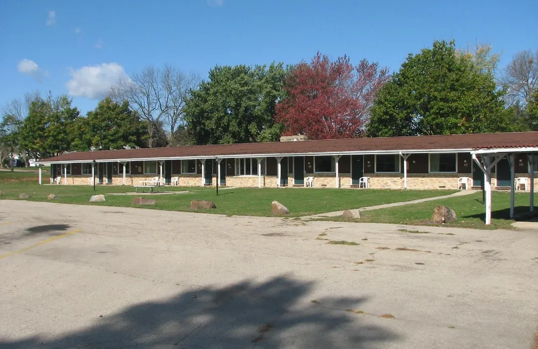 Spinning Wheel Motel-1