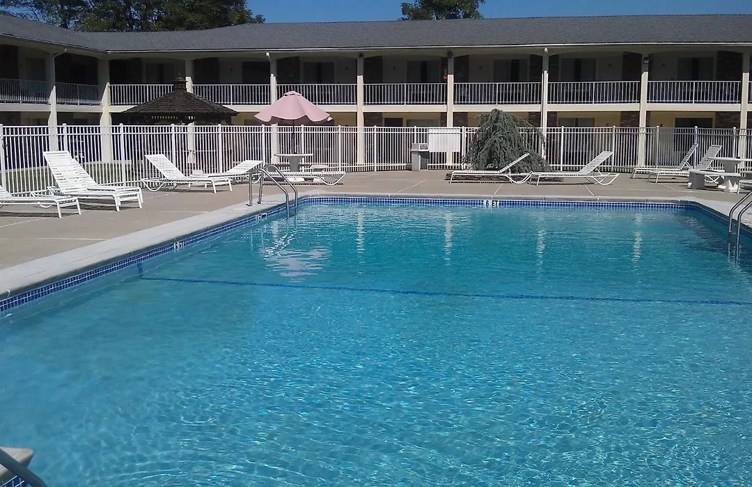 Crystal Inn Eatontown-1