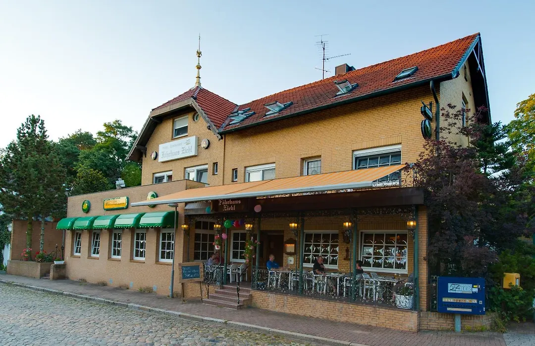 Hotel Fährhaus Ziehl-1