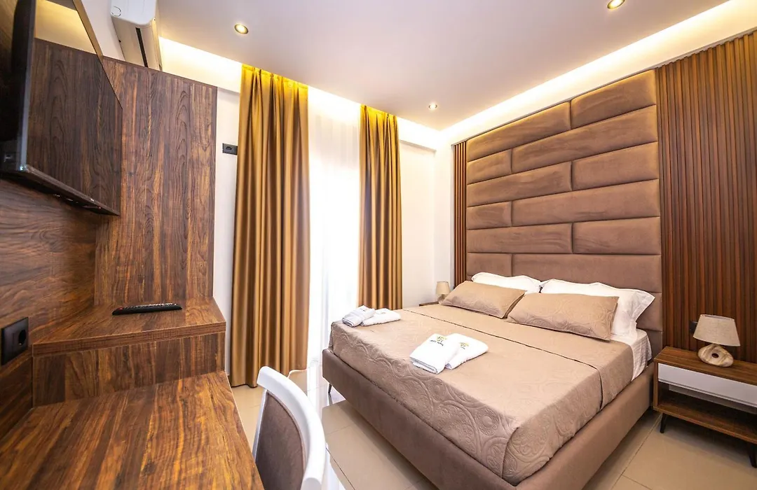 Hotel New Crystal With Private Beach-1