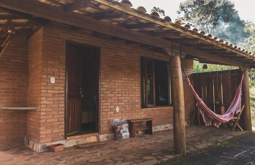 Pousada Alto dos Manacás Chalés e Restaurante - A 500mts da portaria do parque e 2,5km da Vila-1