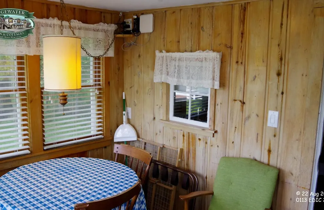Edgewater Inn & Cottages-1