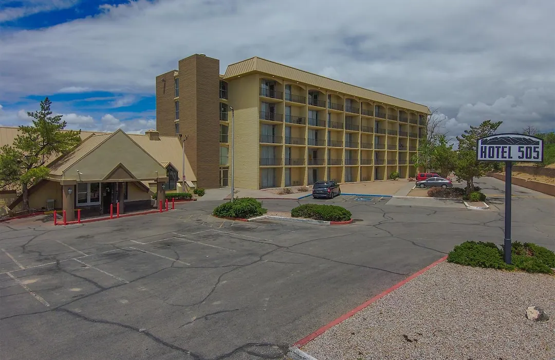 Hotel 505-1