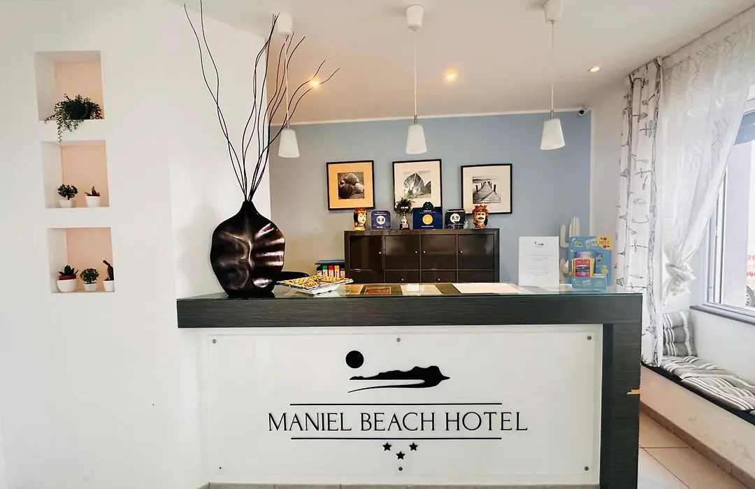 Maniel Beach Hotel-1