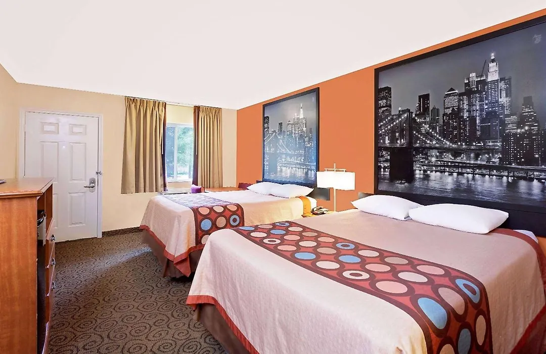Super 8 By Wyndham Siloam Springs-1